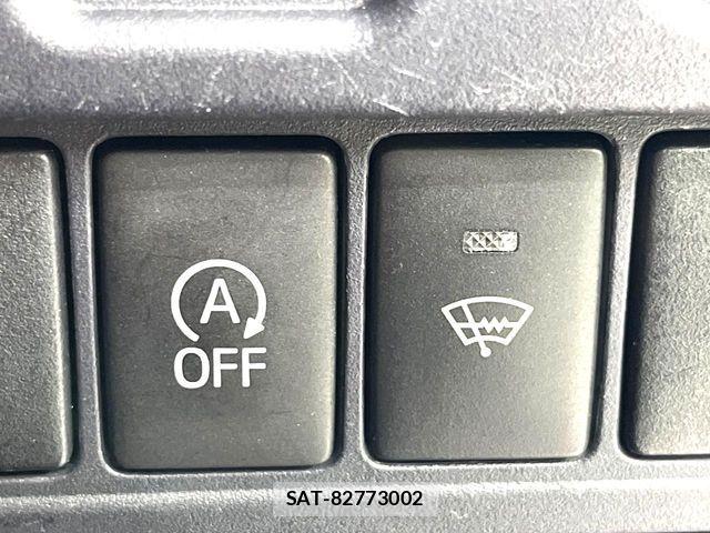 Toyota VOXY 2014-08 7226358-3