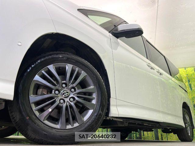 Toyota VOXY 2024-04 7226376-12