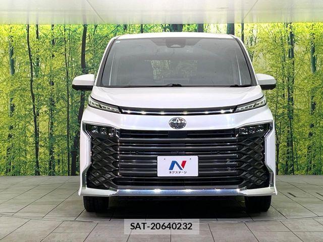 Toyota VOXY 2024-04 7226376-13