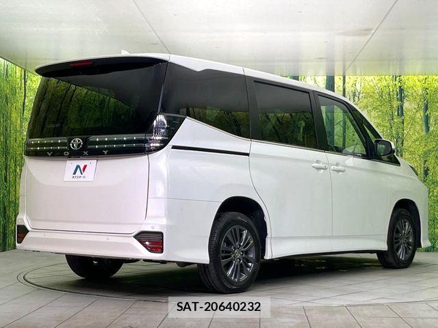 Toyota VOXY 2024-04 7226376-16
