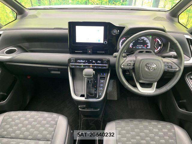 Toyota VOXY 2024-04 7226376-1