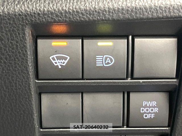 Toyota VOXY 2024-04 7226376-5