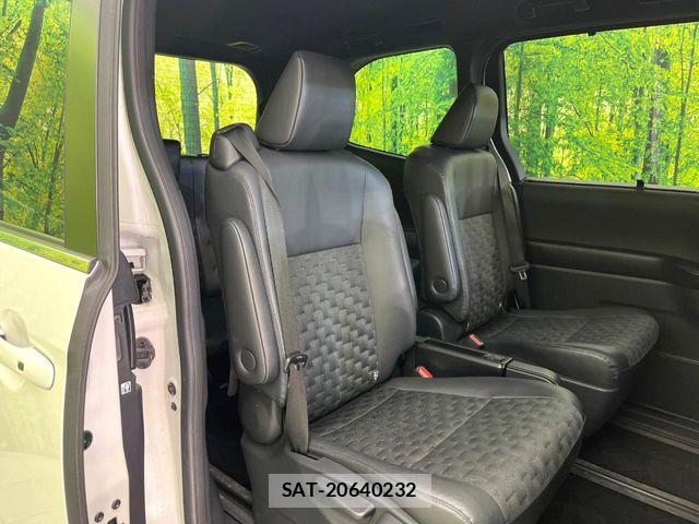 Toyota VOXY 2024-04 7226376-7