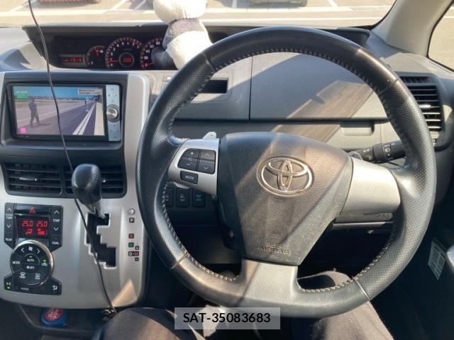 Toyota VOXY 2011-09 7226354-13