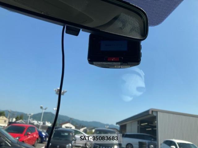 Toyota VOXY 2011-09 7226354-17