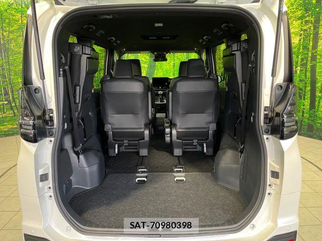 Toyota VOXY 2024-04 7226377-10