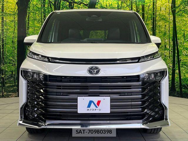 Toyota VOXY 2024-04 7226377-14
