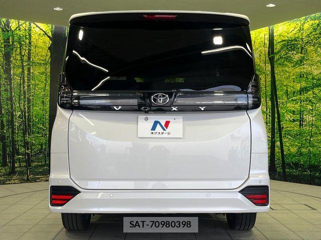 Toyota VOXY 2024-04 7226377-15