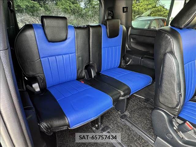 Toyota VOXY 2019-09 7226375-11