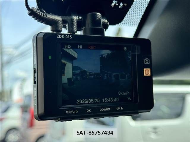 Toyota VOXY 2019-09 7226375-15
