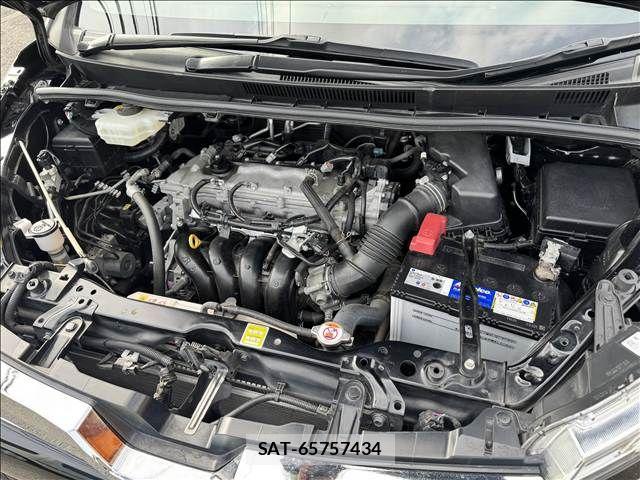 Toyota VOXY 2019-09 7226375-19