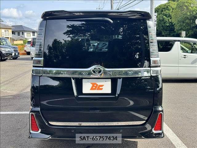 Toyota VOXY 2019-09 7226375-22