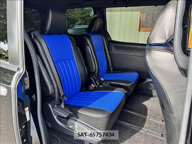 Toyota VOXY 2019-09 7226375-25