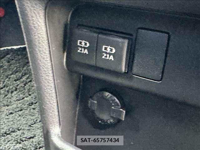 Toyota VOXY 2019-09 7226375-28