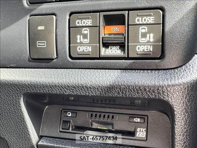 Toyota VOXY 2019-09 7226375-3