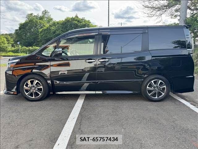 Toyota VOXY 2019-09 7226375-5