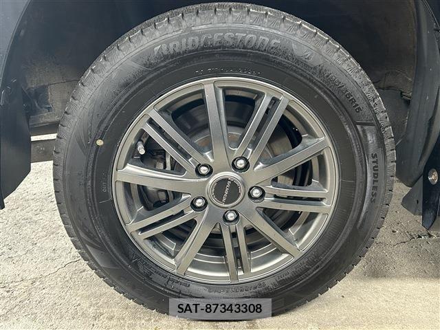 Toyota VOXY 2021-12 7226372-10