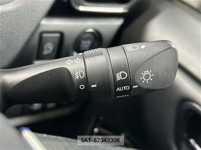 Toyota VOXY 2021-12 7226372-15