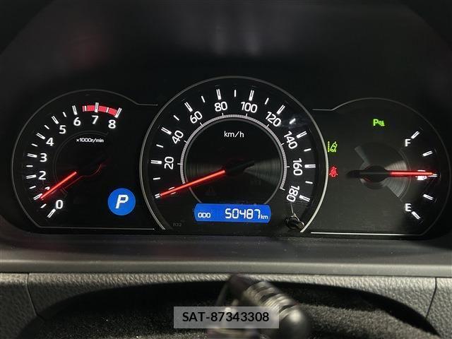 Toyota VOXY 2021-12 7226372-16