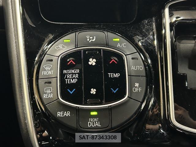 Toyota VOXY 2021-12 7226372-22