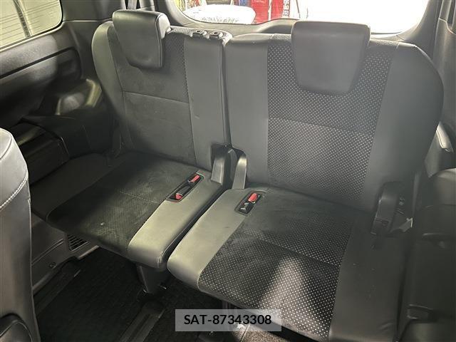 Toyota VOXY 2021-12 7226372-29