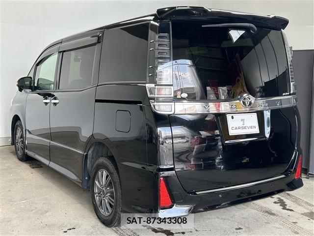 Toyota VOXY 2021-12 7226372-6