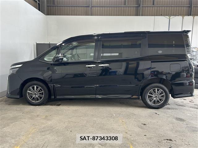 Toyota VOXY 2021-12 7226372-7