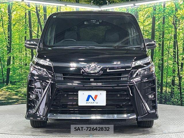 Toyota VOXY 2019-11 7226370-15