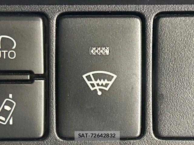 Toyota VOXY 2019-11 7226370-4