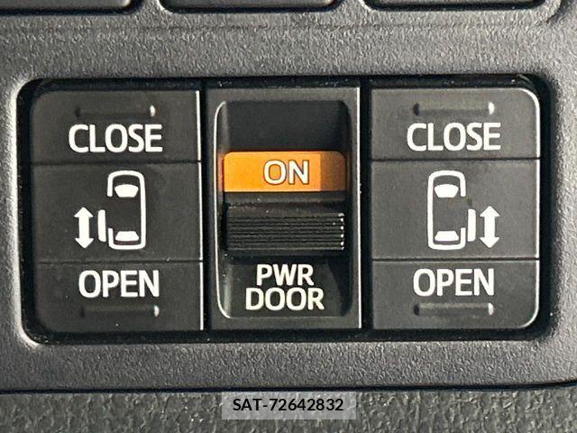 Toyota VOXY 2019-11 7226370-6