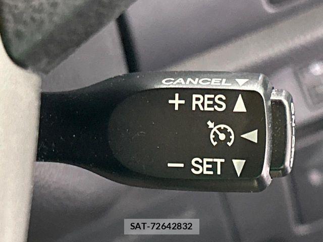 Toyota VOXY 2019-11 7226370-7