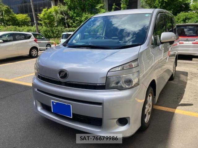 Toyota VOXY 2013-06 7226360-0