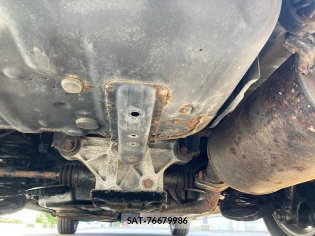 Toyota VOXY 2013-06 7226360-11