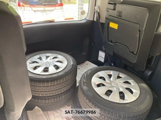 Toyota VOXY 2013-06 7226360-22