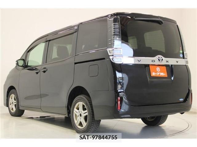 Toyota VOXY 2017-09 7226368-9