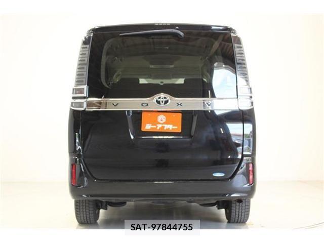 Toyota VOXY 2017-09 7226368-10
