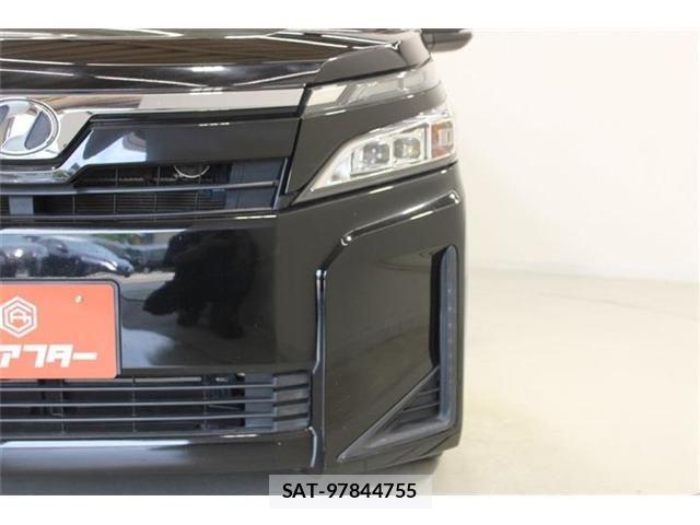 Toyota VOXY 2017-09 7226368-13