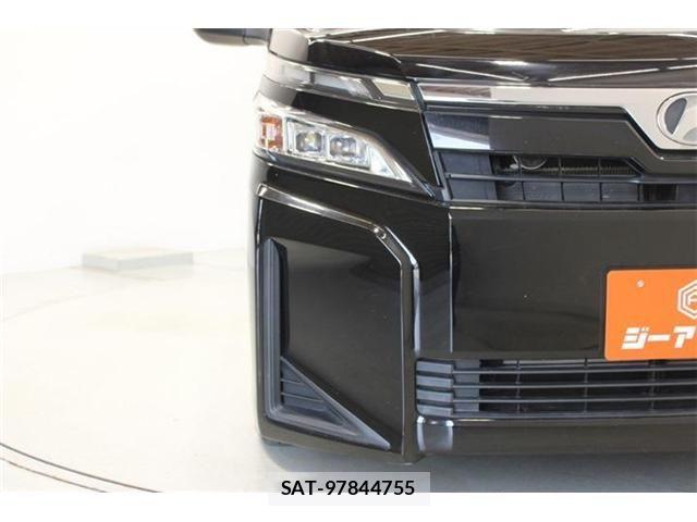 Toyota VOXY 2017-09 7226368-15