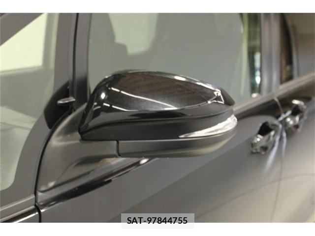 Toyota VOXY 2017-09 7226368-19