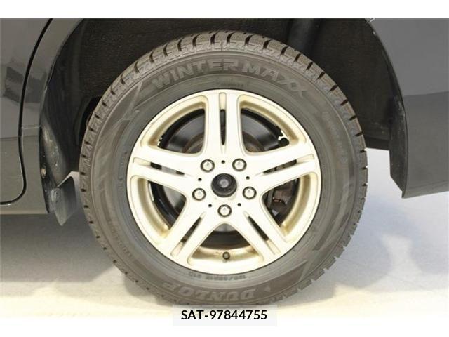 Toyota VOXY 2017-09 7226368-23