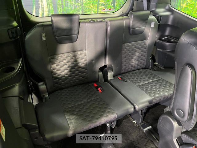 Toyota VOXY 2024-04 7226379-9