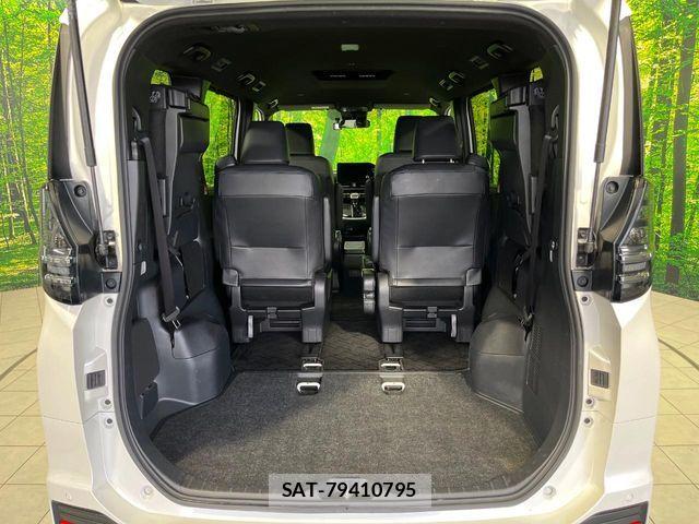 Toyota VOXY 2024-04 7226379-10