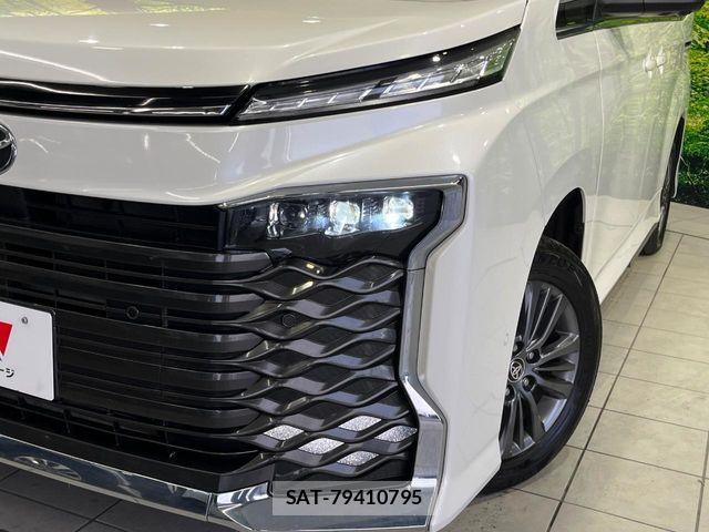 Toyota VOXY 2024-04 7226379-12