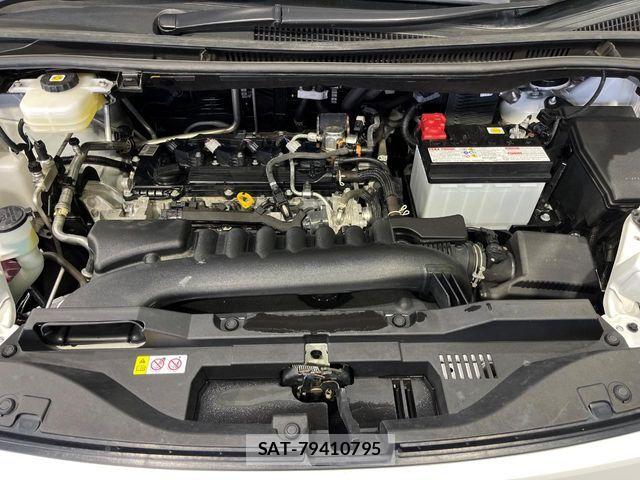 Toyota VOXY 2024-04 7226379-17