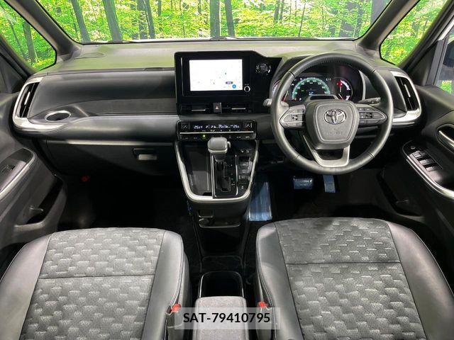 Toyota VOXY 2024-04 7226379-1