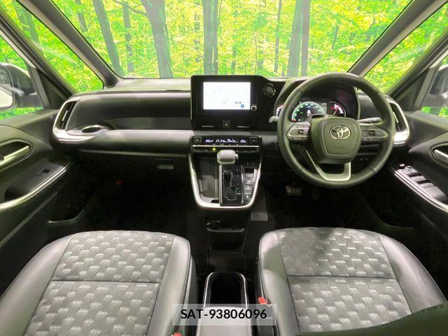 Toyota VOXY 2024-04 7215917-1