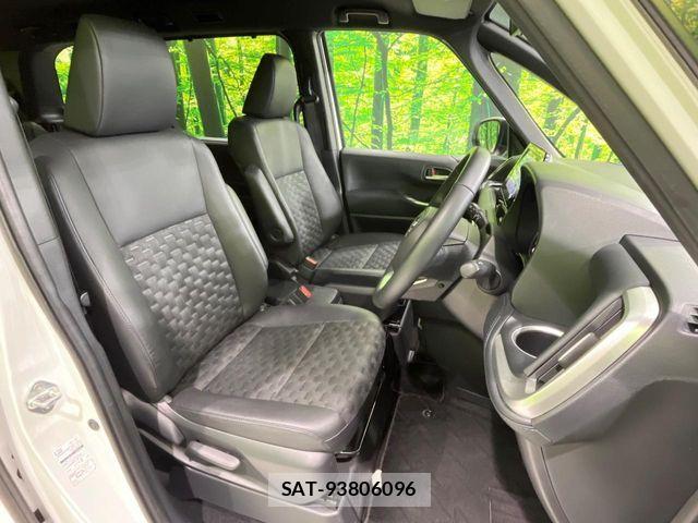Toyota VOXY 2024-04 7215917-7