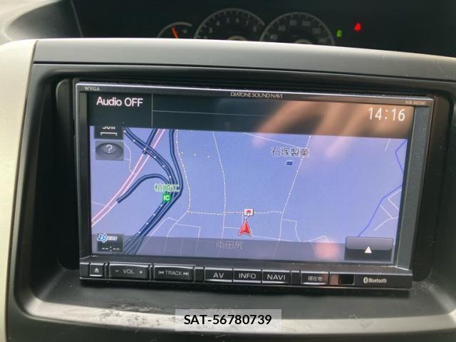 Toyota VOXY 2013-07 7226357-14