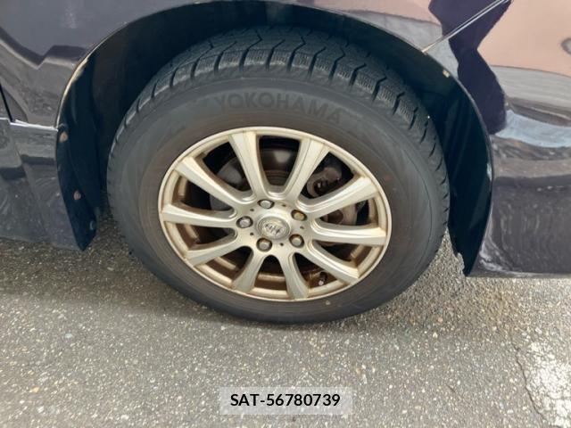 Toyota VOXY 2013-07 7226357-2
