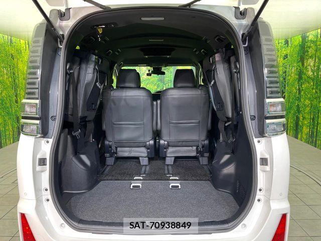 Toyota VOXY 2020-10 7226373-9